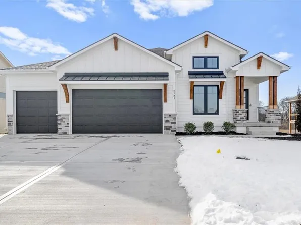 2123 SW Hook Farm Dr, Lees Summit, MO 64082