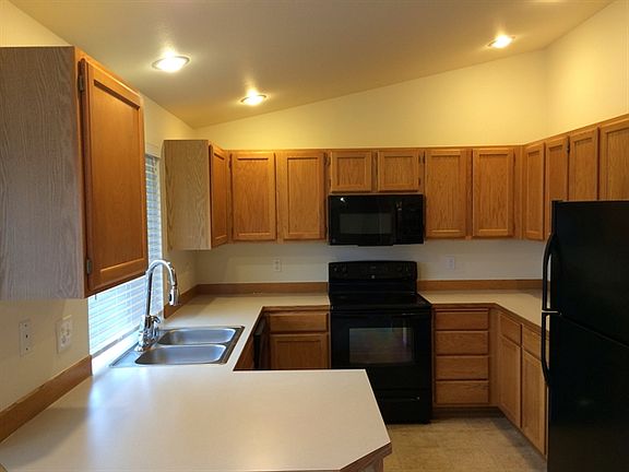 2nd image of 1219 203rd Street Ct E