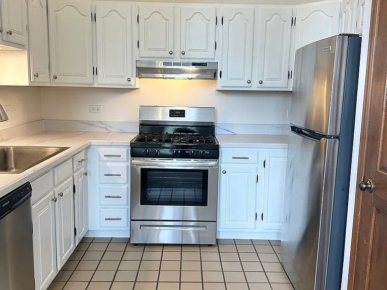 730 N Seminary Ave #2A — Photo 3