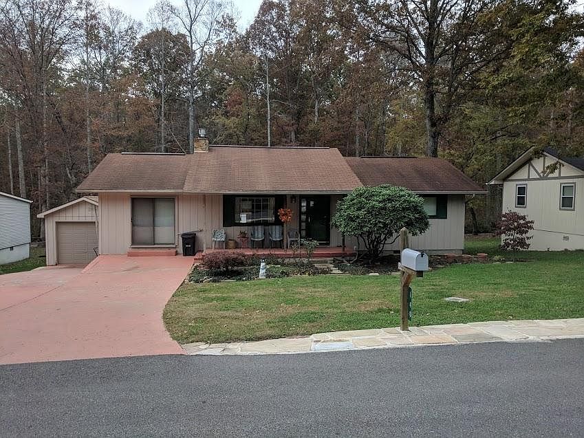 1st image of 140 Jasper Dr
