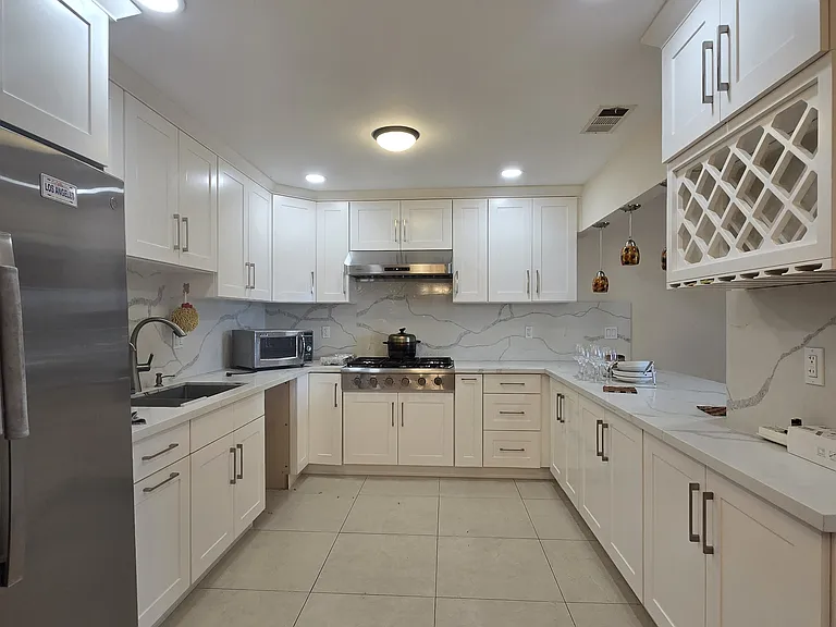931 W Bainbridge Ave — Photo 5
