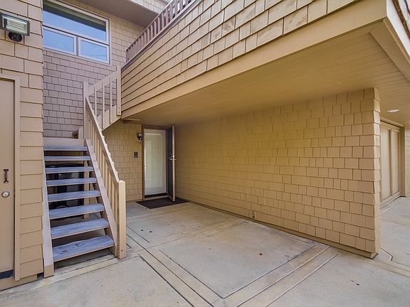 3rd image of 824-26 Cohasset Ct