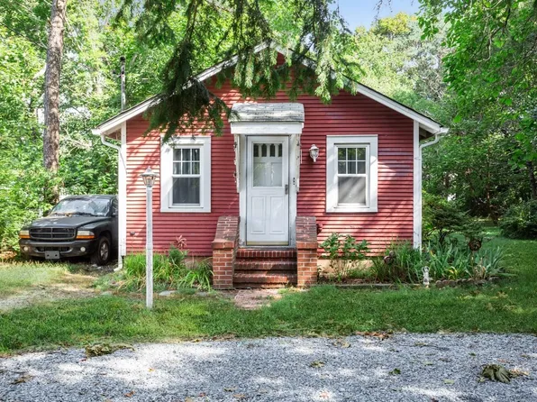 63 Robinson Avenue, Medford, NY 11763