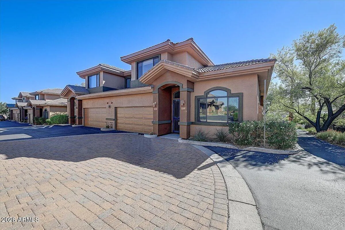 4 bed, 2.5 bath, 2219 sqft, $2,975 — Photo 1