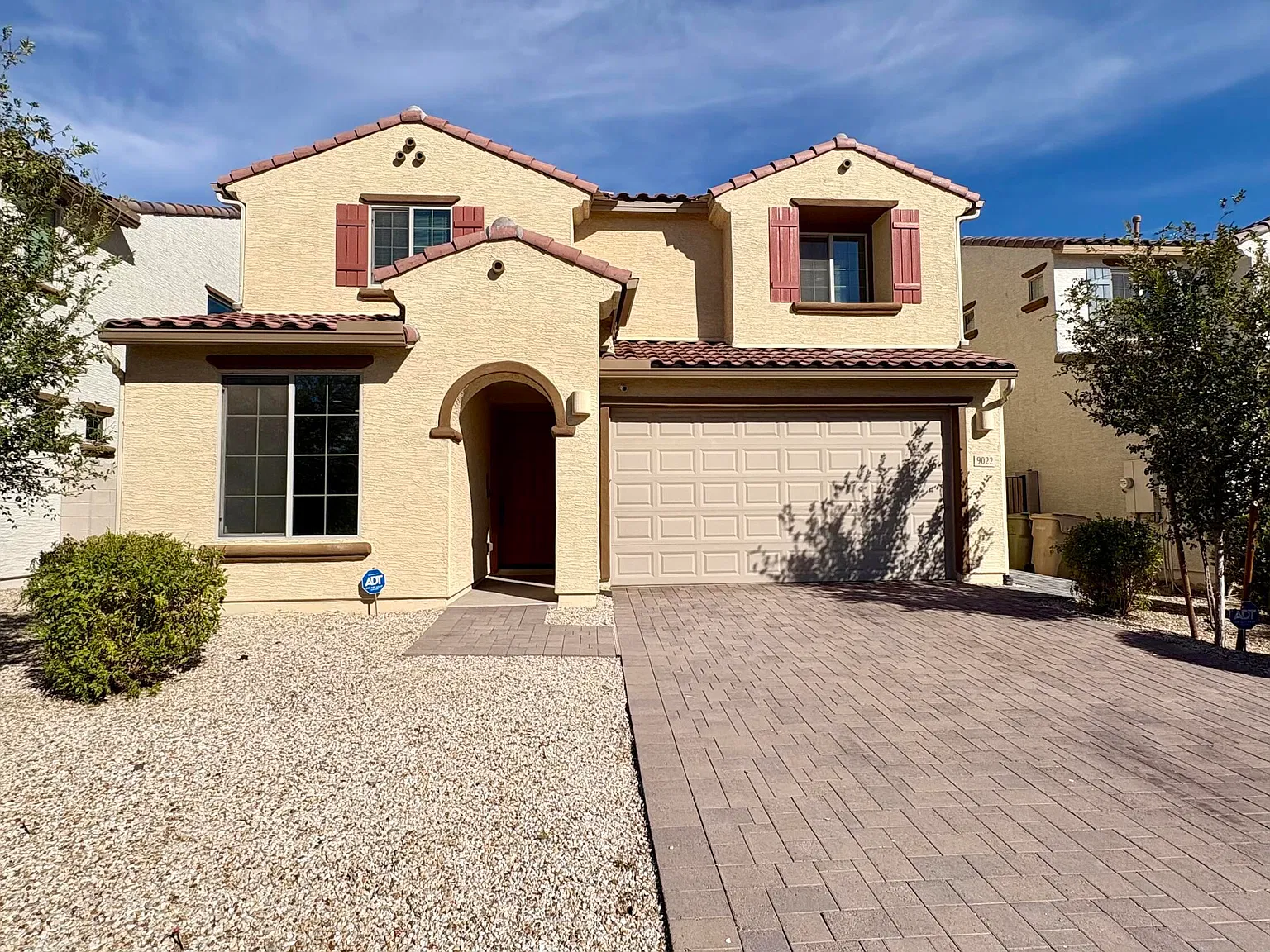 3 bed, 2.5 bath, 2391 sqft, $2,550 — Photo 1