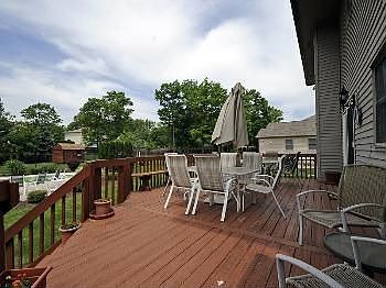 4th image of 15 Woodhollow Dr