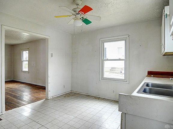 5th image of 2246 Farmside Dr