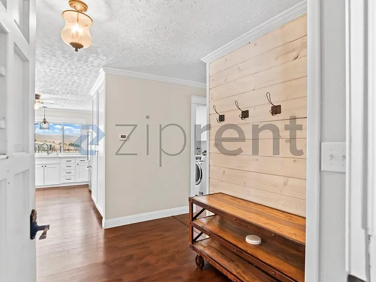 3966 Dyer Rd — Photo 10