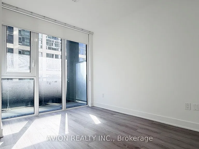 60 Princess St #205 — Photo 10