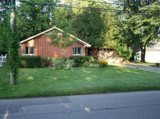 39460 E Venetian Dr, Harrison Township, MI 48045