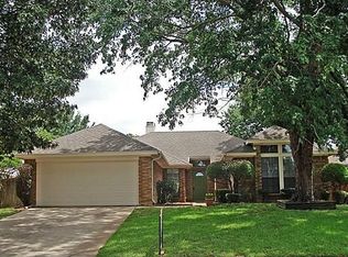 513 Westbury Dr, Grapevine, TX 76051