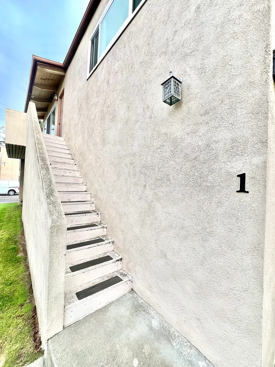 Building Photo - 2222 Harriman Ln #1