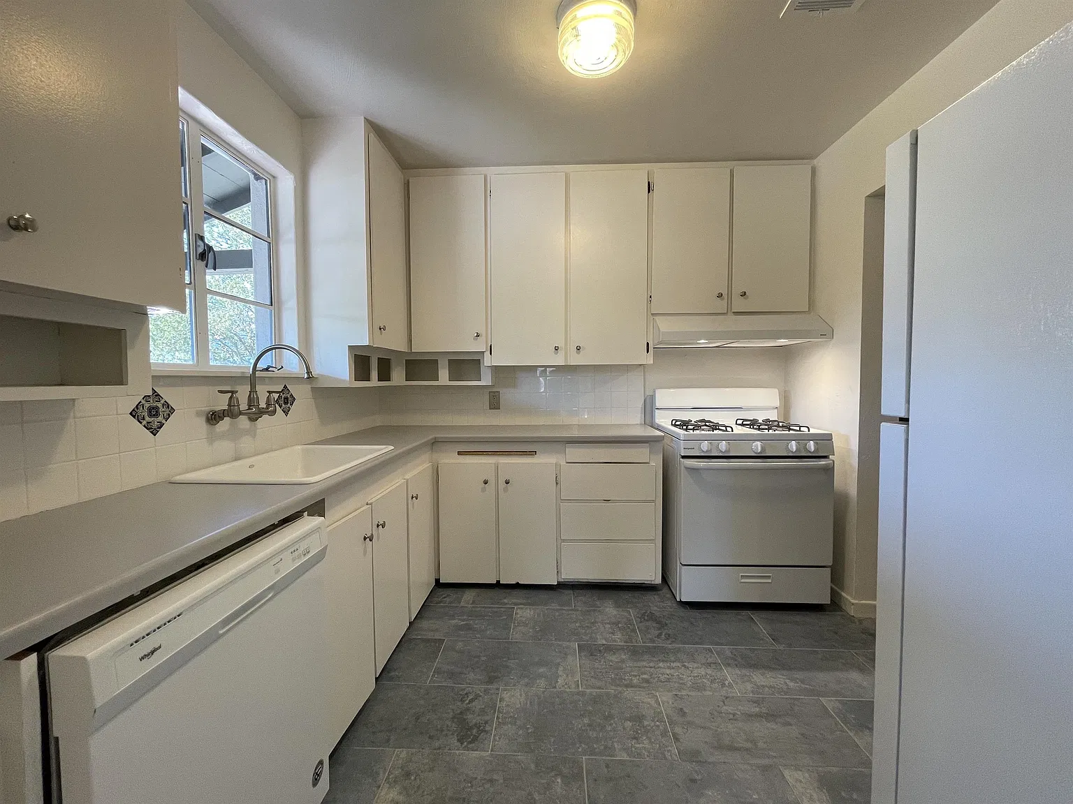 1817 East Lester Street - 4 — Photo 1