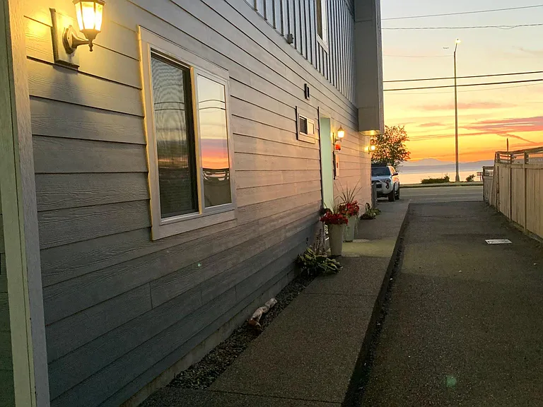 1718 Alki Ave SW #100 — Photo 36