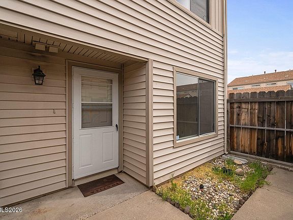 3rd image of 13840 Lear Blvd