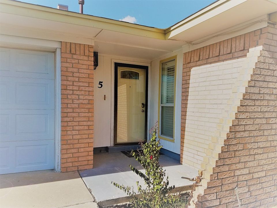 1st image of 5 Corona Cir