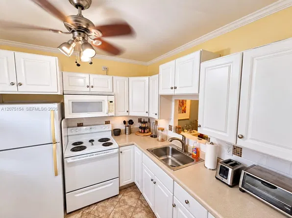 5181 W Oakland Park Blvd, Fort Lauderdale, FL