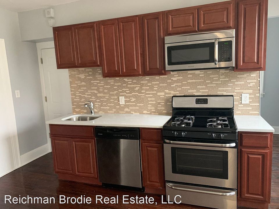 1st image of 92 Hemlock St #8511396