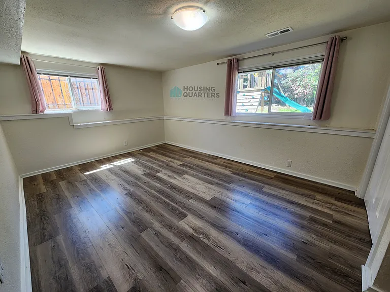 3318 S Bernard St — Photo 19