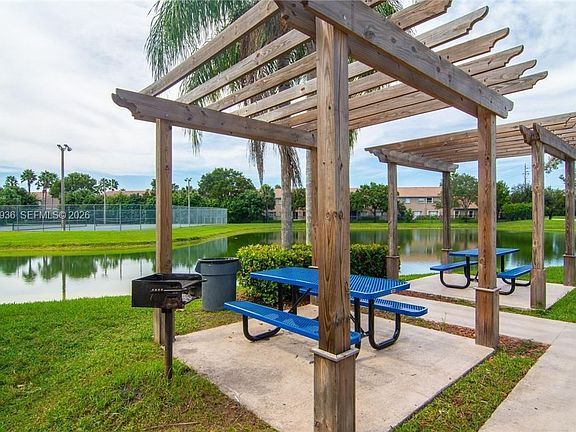 3rd image of 595 Vista Isles Dr APT 1912