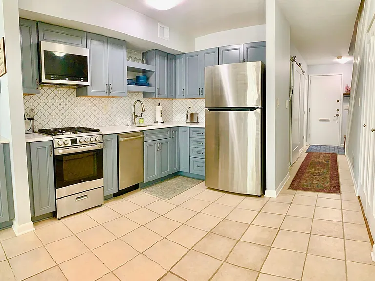 134 G St SW — Photo 12