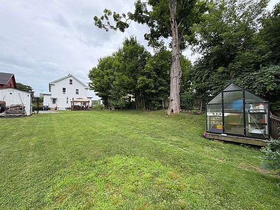 5th image of 11-13 Maple Ave