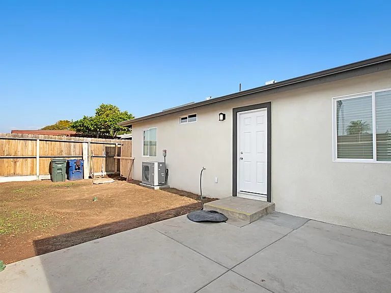 330 Ash Ave — Photo 15