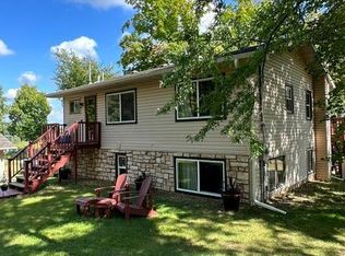 12834 Bayview Rd, South Haven, MN 55382