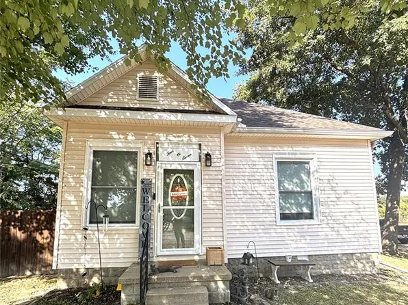 407 N Wood St, Mulberry Grove, IL 62262