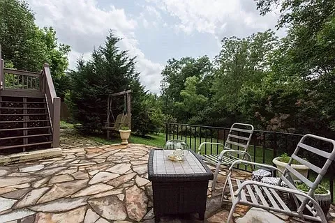 Brookshire Dr — Photo 10