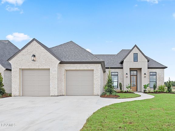 2nd image of 105 Summit Heights Dr