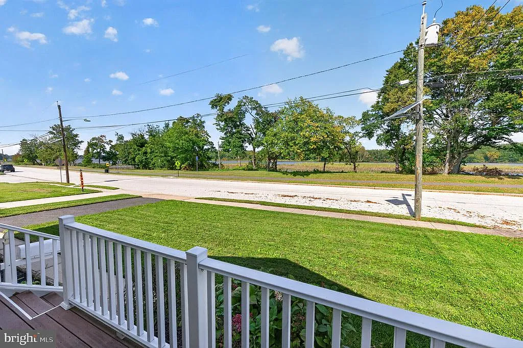 3 bed, 1.5 bath, 1092 sqft, $3,000 — Photo 2