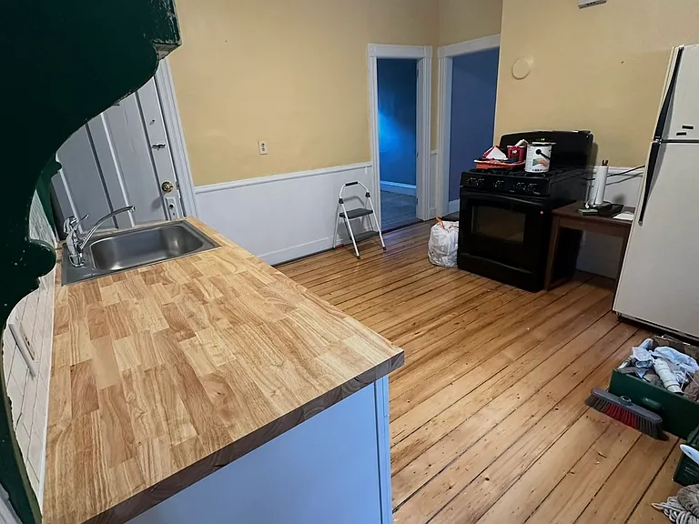 18 Armstrong Ave #1 — Photo 3