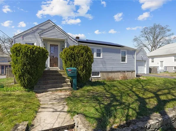 115 Berkeley St, East Providence, RI 02914