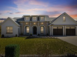 17408 Emerald Dr, Dubuque, IA 52002