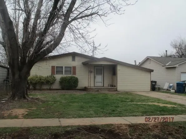 212 W 5th St, Edmond, OK 73003