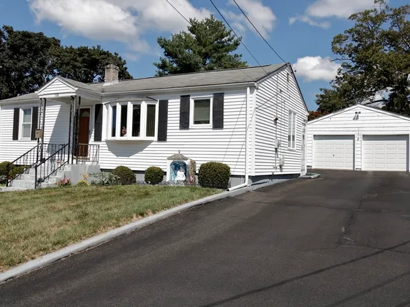 130 Massey Rd, Tiverton, RI 02878