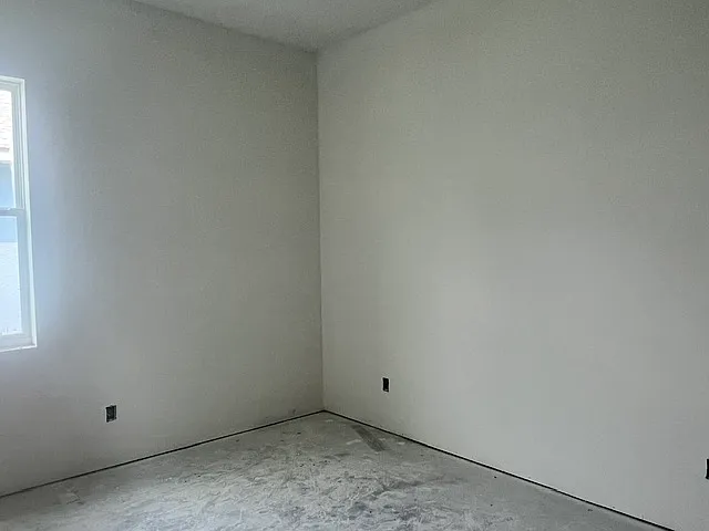 2083 Maverics Dr — Photo 8