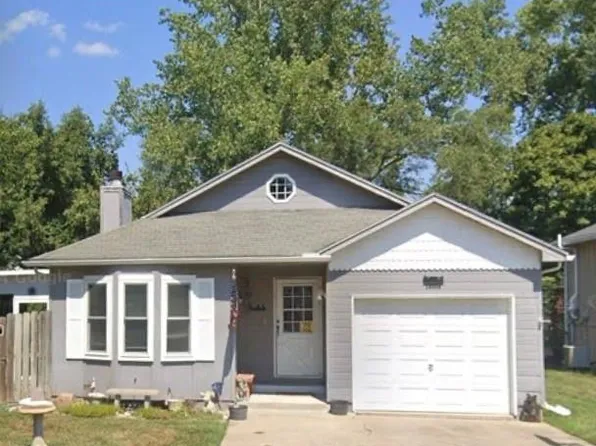 18008 E Whitney Rd S, Independence, MO 64057