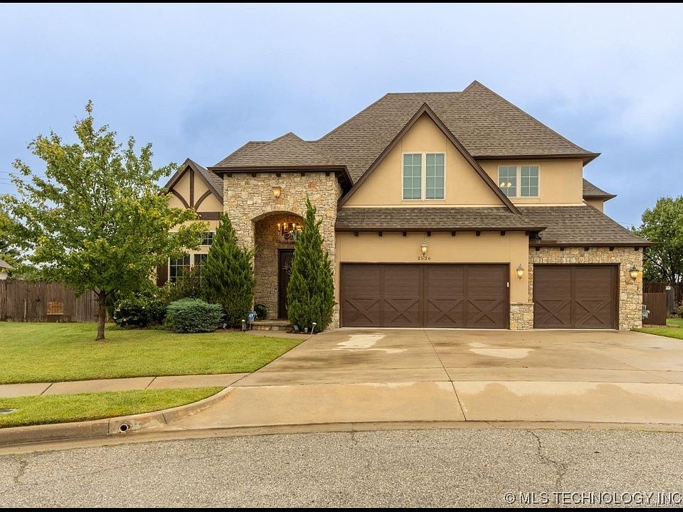 1st image of 2526 W New Orleans Pl