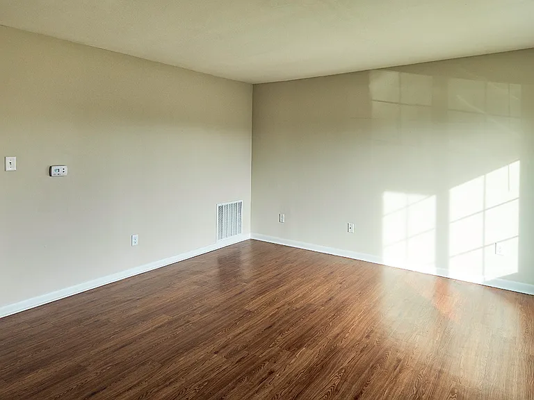 Buckroe Pointe Apartment Townhomes — Photo 21