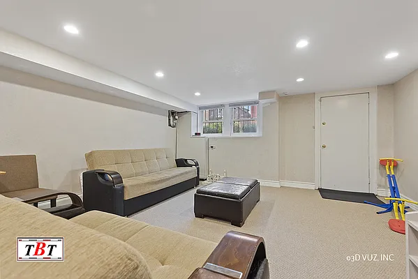 Sold by Behfar Team LLC | media 12