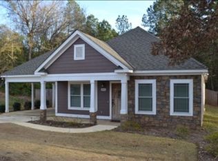 2401 Northtowne Dr, Opelika, AL 36801