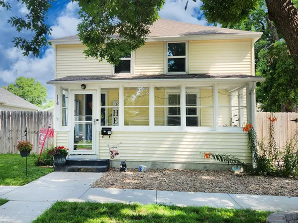 114 E 28th St, Kearney, NE 68847