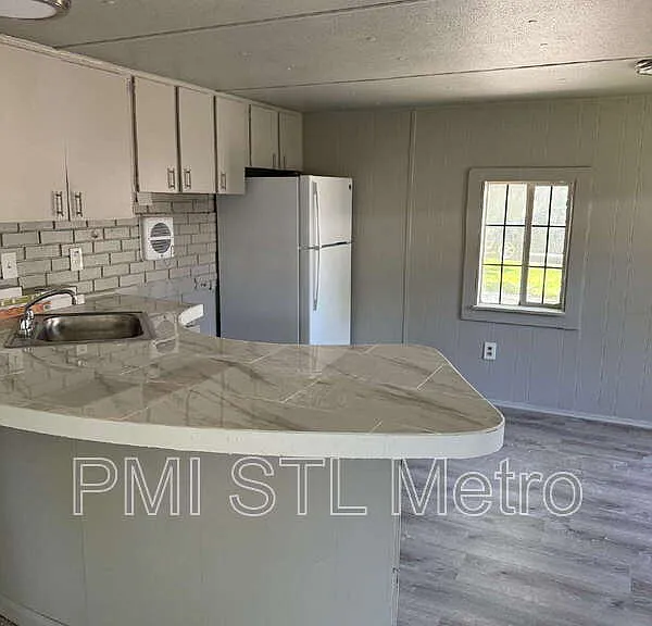 747 Cunningham Ave #6 — Photo 6