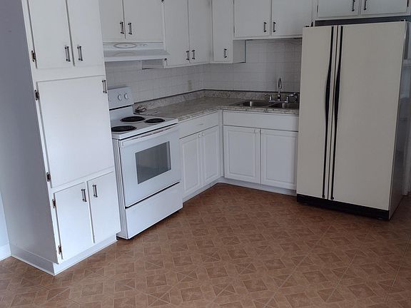 2nd image of 513 San Bernardino Trl