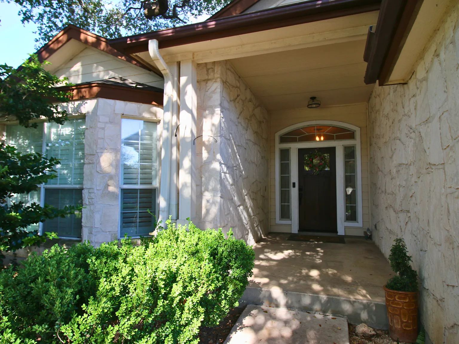 1004 Cougar Country — Photo 2