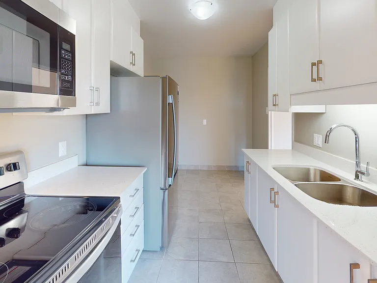810 Canterbury Ave — Photo 40