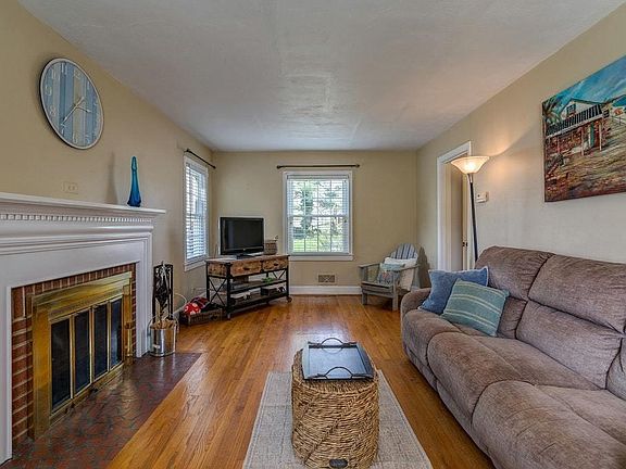 4th image of 4015 Belford St SW