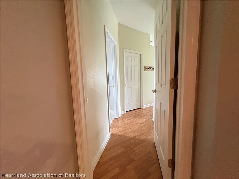2843 Meadowood Ln — Photo 19
